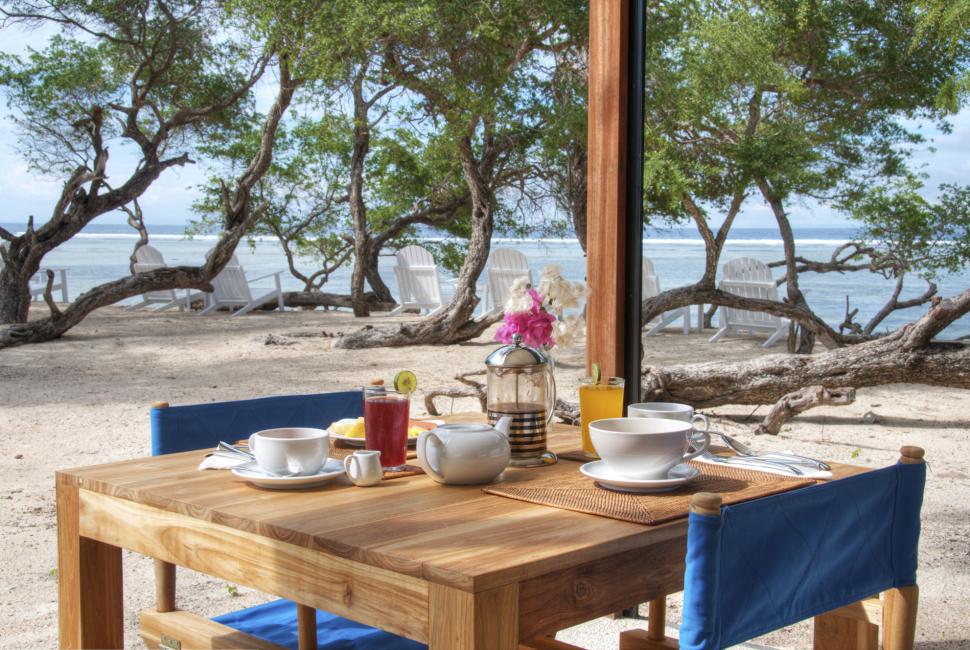 Gili Teak beachfront breakfast