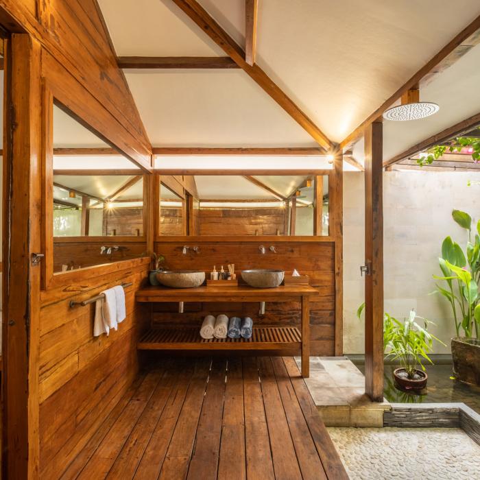 Gili Teak Bathroom Pond Gili Trawangan 